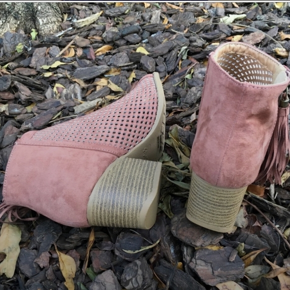 Perforated Suede open toe Block Heel Bootie w exterior side zipper + tassel pull - Picture 3 of 4
